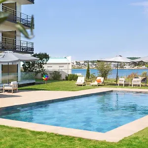 Hotel Golden Tulip & Rooftop Provence